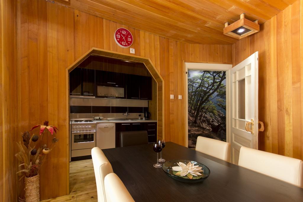 Bukoleon Apartman *